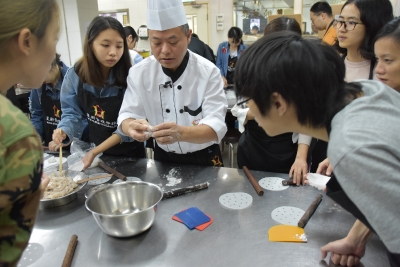 CC5101 中國飲食文化 (香港星廚管理學校 (烹調蝦餃、 奶王包與咕嚕肉))_17